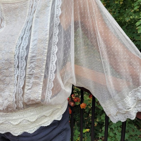 GORGEOUS Lace Open Back Cottagecore Shabby Chic Cream Boho Blouse Believe Anthro - Picture 4 of 10